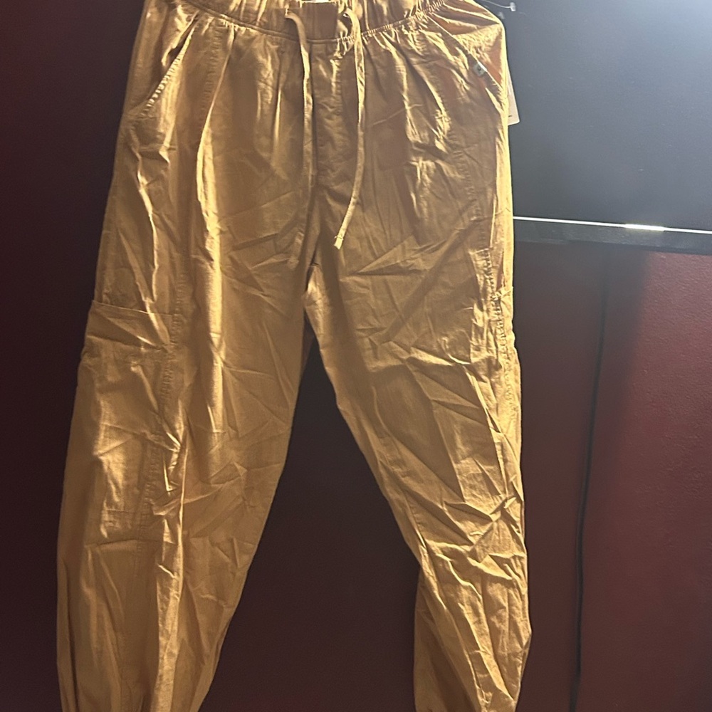 womans tan pants
